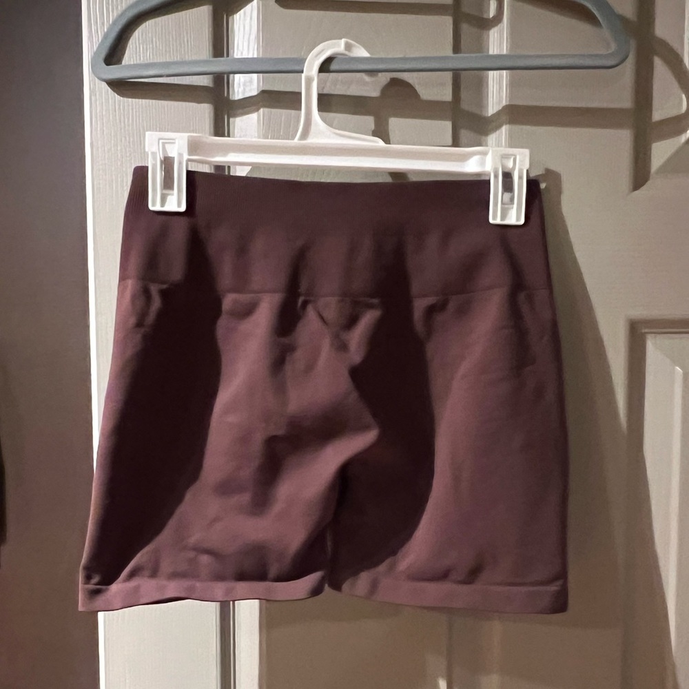 Aurola athletic shorts. Size L. Like new.